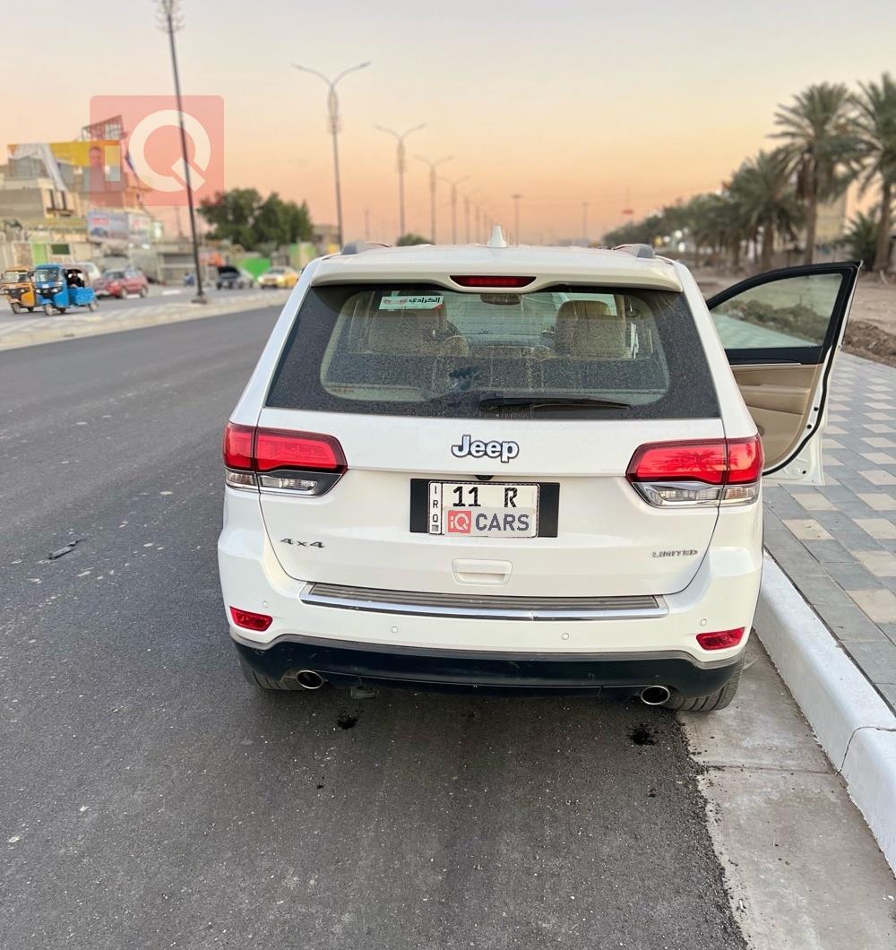 جیپ گراند شیرۆکی